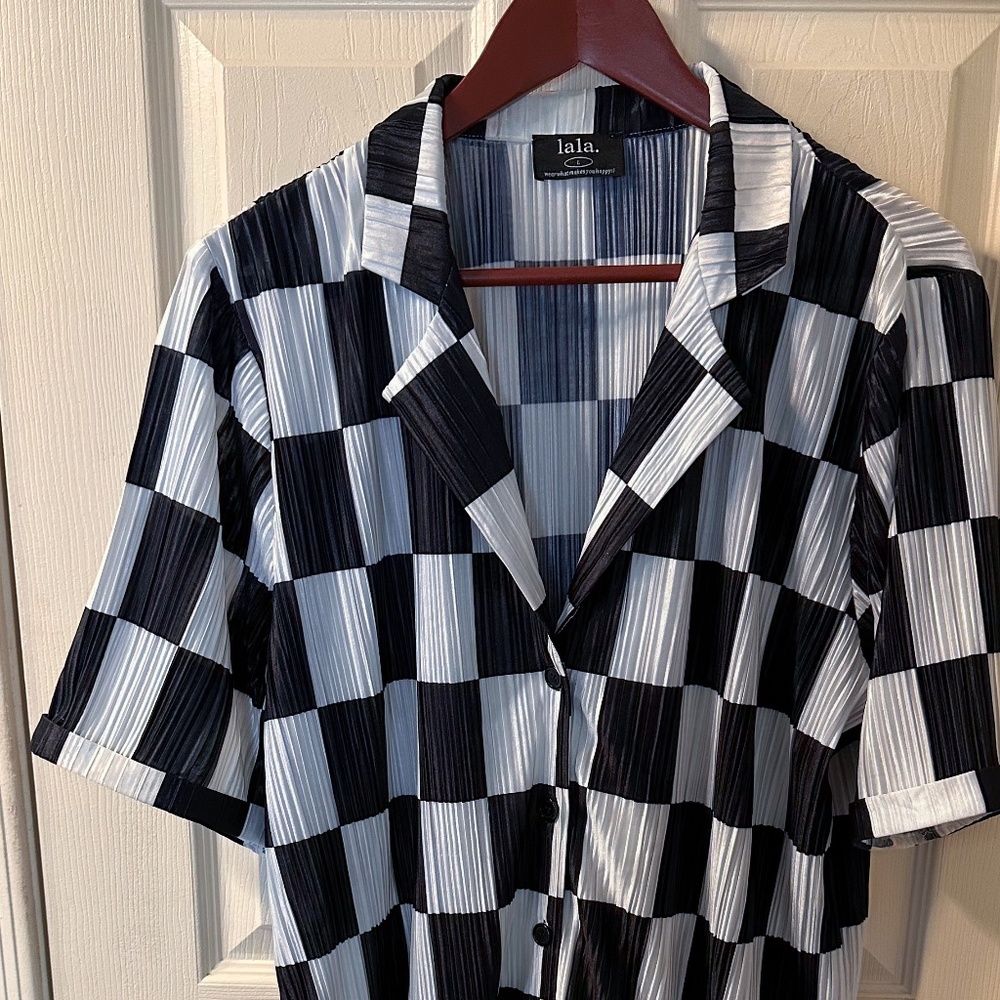 LALA ORIGINAL: Short Sleeve Plissé Set in Checkerboard - Size L
